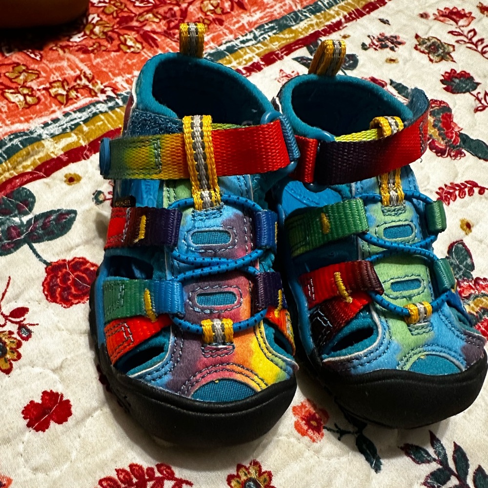 Keen Toddler Size 4